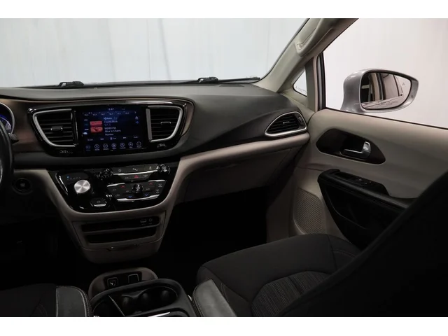 SEMINUEVOS CHRYSLER Pacifica a Estados en autogozo