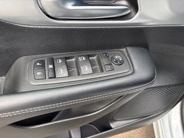 SEMINUEVOS CHRYSLER Pacifica a Estados en autogozo