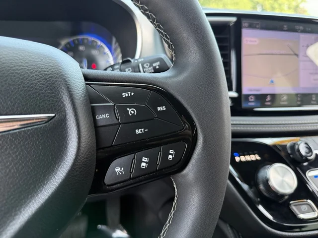 SEMINUEVOS CHRYSLER Pacifica a Estados en autogozo