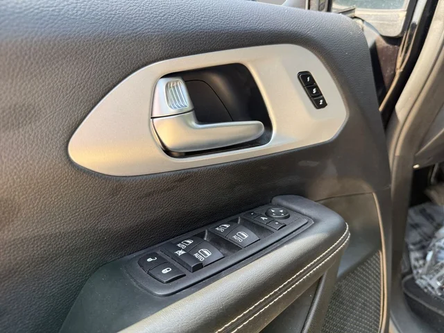 SEMINUEVOS CHRYSLER Pacifica a Estados en autogozo