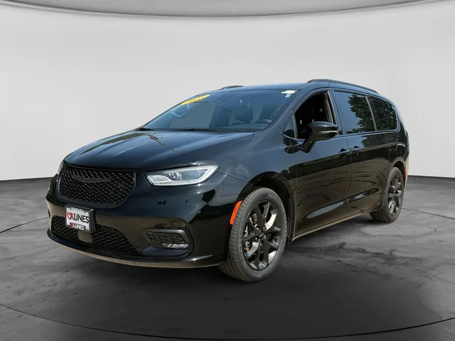 SEMINUEVOS CHRYSLER Pacifica a Estados en autogozo