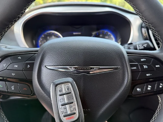 SEMINUEVOS CHRYSLER Pacifica a Estados en autogozo