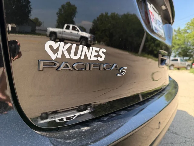 SEMINUEVOS CHRYSLER Pacifica a Estados en autogozo