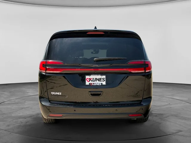 SEMINUEVOS CHRYSLER Pacifica a Estados en autogozo