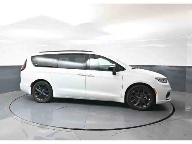 SEMINUEVOS CHRYSLER Pacifica a Estados en autogozo