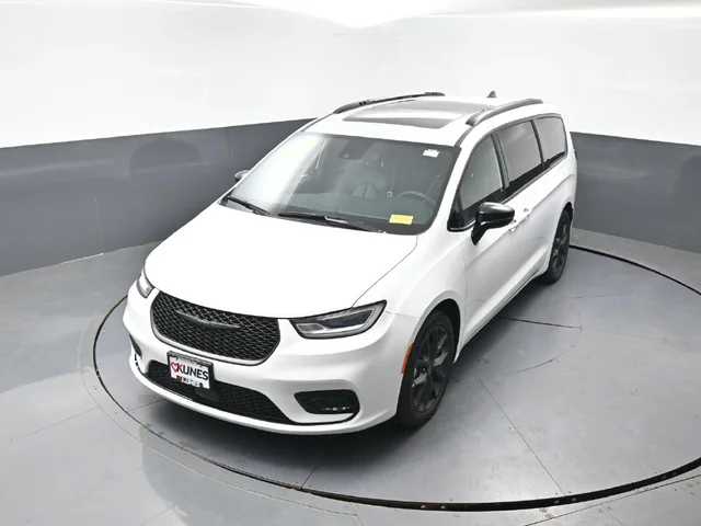 SEMINUEVOS CHRYSLER Pacifica a Estados en autogozo