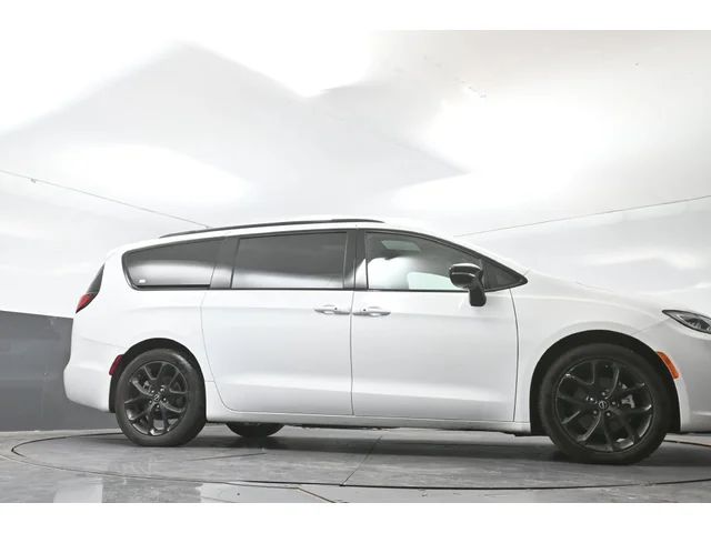 SEMINUEVOS CHRYSLER Pacifica a Estados en autogozo