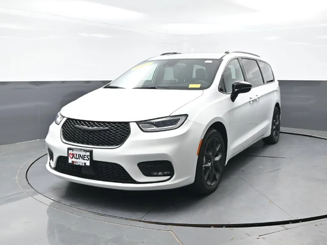 SEMINUEVOS CHRYSLER Pacifica a Estados en autogozo