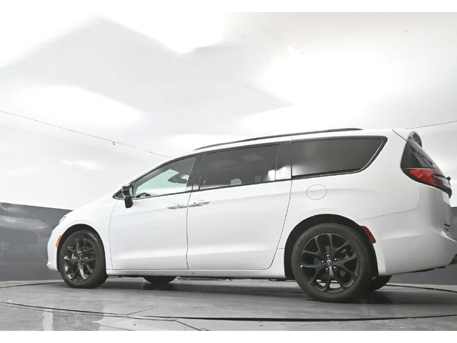 SEMINUEVOS CHRYSLER Pacifica a Estados en autogozo