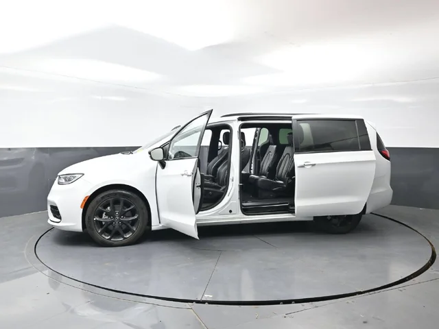 SEMINUEVOS CHRYSLER Pacifica a Estados en autogozo