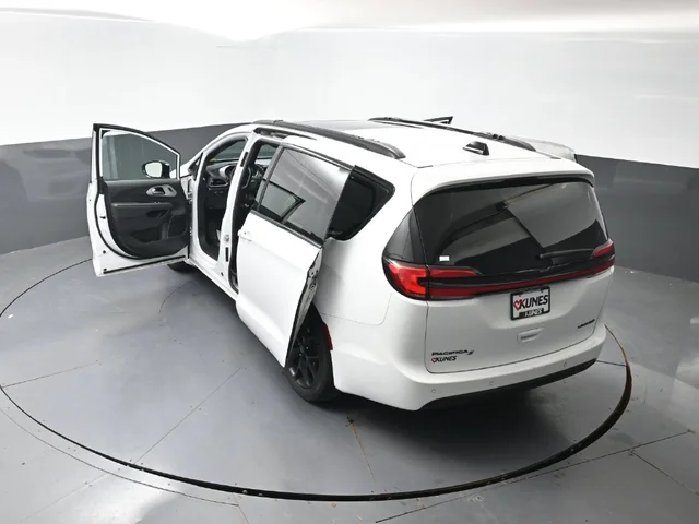 SEMINUEVOS CHRYSLER Pacifica a Estados en autogozo