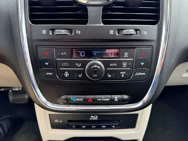 SEMINUEVOS CHRYSLER Town & Country a Estados en autogozo