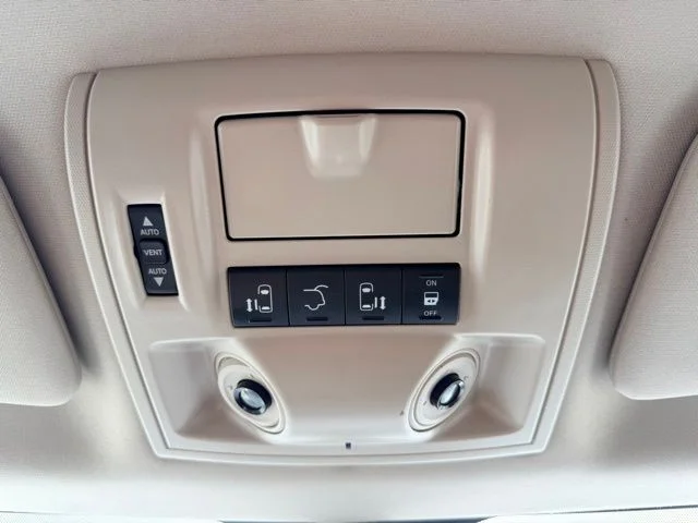 SEMINUEVOS CHRYSLER Town & Country a Estados en autogozo