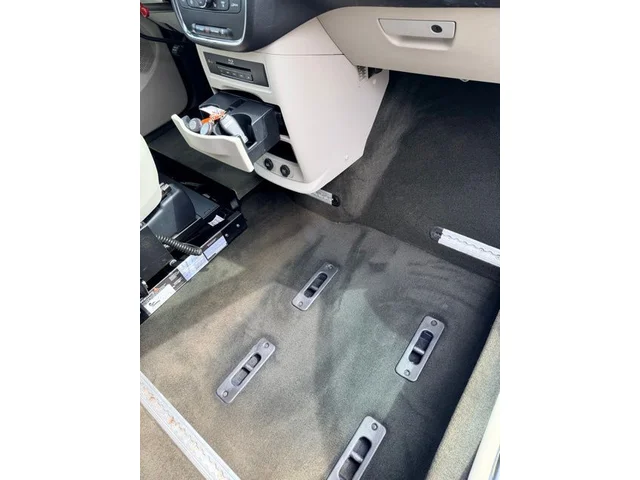 SEMINUEVOS CHRYSLER Town & Country a Estados en autogozo
