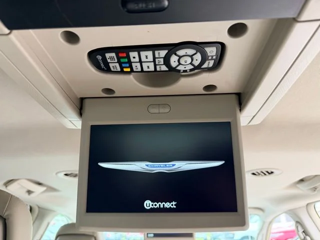 SEMINUEVOS CHRYSLER Town & Country a Estados en autogozo