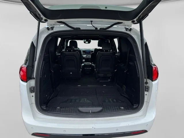 SEMINUEVOS CHRYSLER Pacifica a Estados en autogozo