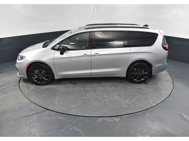 Nuevos CHRYSLER PACIFICA à Estados chez autogozo