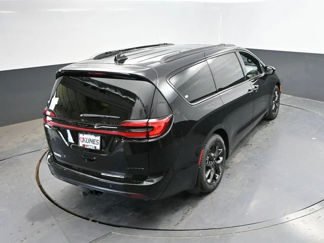 Nuevos CHRYSLER PACIFICA à Estados chez autogozo