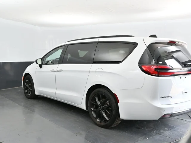 SEMINUEVOS CHRYSLER Pacifica a Estados en autogozo
