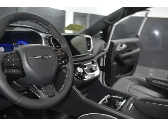 SEMINUEVOS CHRYSLER Pacifica a Estados en autogozo