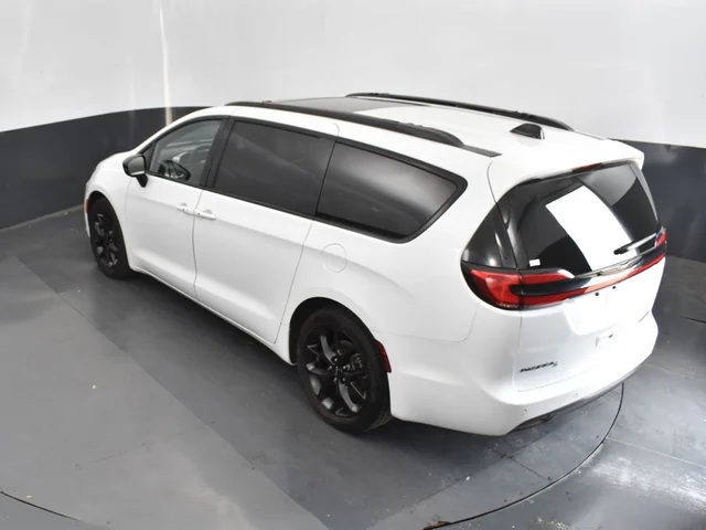 SEMINUEVOS CHRYSLER Pacifica a Estados en autogozo