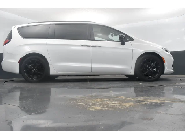 SEMINUEVOS CHRYSLER Pacifica a Estados en autogozo