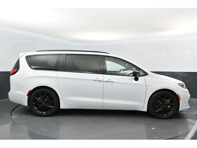 SEMINUEVOS CHRYSLER Pacifica a Estados en autogozo
