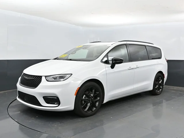 SEMINUEVOS CHRYSLER Pacifica a Estados en autogozo