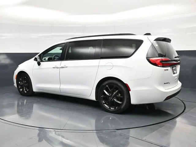 SEMINUEVOS CHRYSLER Pacifica a Estados en autogozo