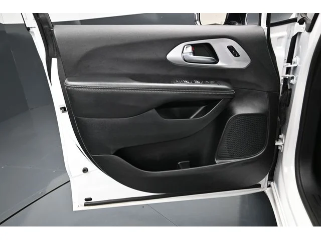 SEMINUEVOS CHRYSLER Pacifica a Estados en autogozo