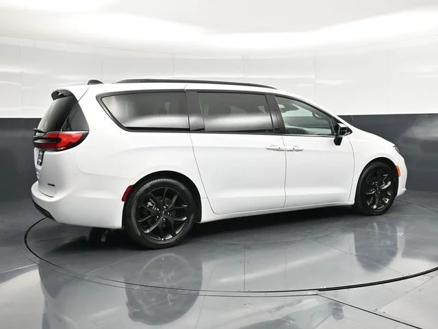 SEMINUEVOS CHRYSLER Pacifica a Estados en autogozo