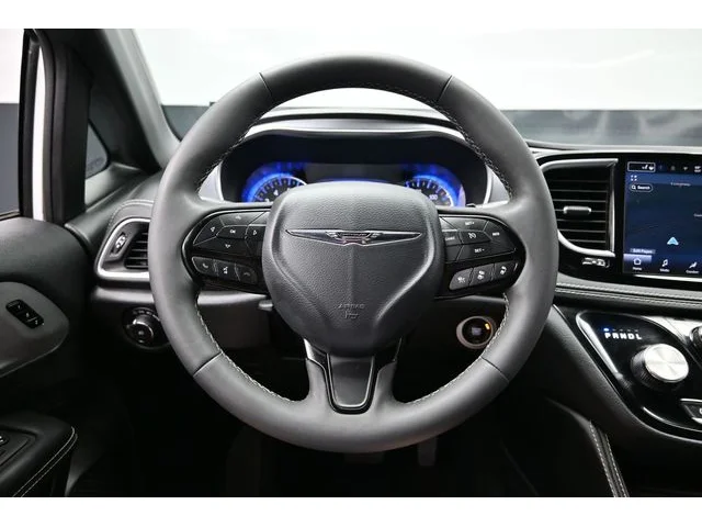 SEMINUEVOS CHRYSLER Pacifica a Estados en autogozo