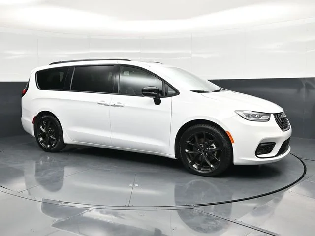 SEMINUEVOS CHRYSLER Pacifica a Estados en autogozo