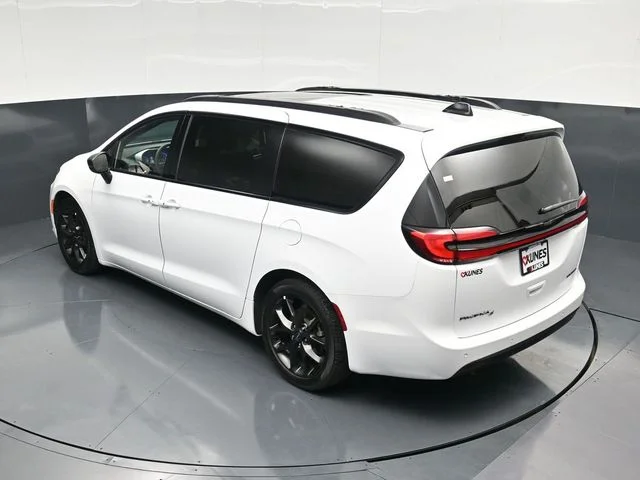 SEMINUEVOS CHRYSLER Pacifica a Estados en autogozo