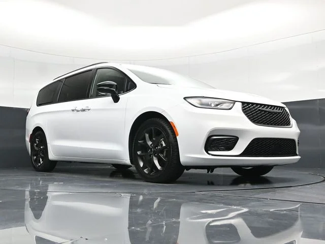 SEMINUEVOS CHRYSLER Pacifica a Estados en autogozo
