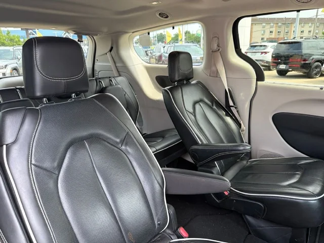 SEMINUEVOS CHRYSLER Pacifica a Estados en autogozo