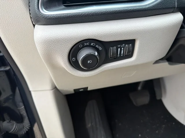 SEMINUEVOS CHRYSLER Pacifica a Estados en autogozo