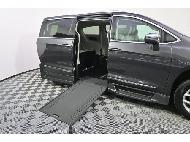 SEMINUEVOS CHRYSLER Pacifica a Estados en autogozo