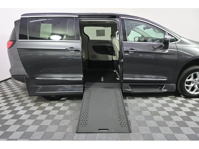 SEMINUEVOS CHRYSLER Pacifica a Estados en autogozo