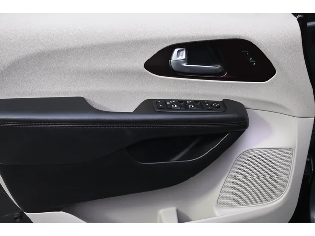 SEMINUEVOS CHRYSLER Pacifica a Estados en autogozo