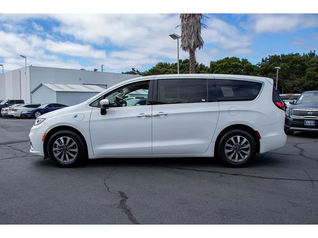 SEMINUEVOS CHRYSLER Pacifica Hybrid a Estados en autogozo