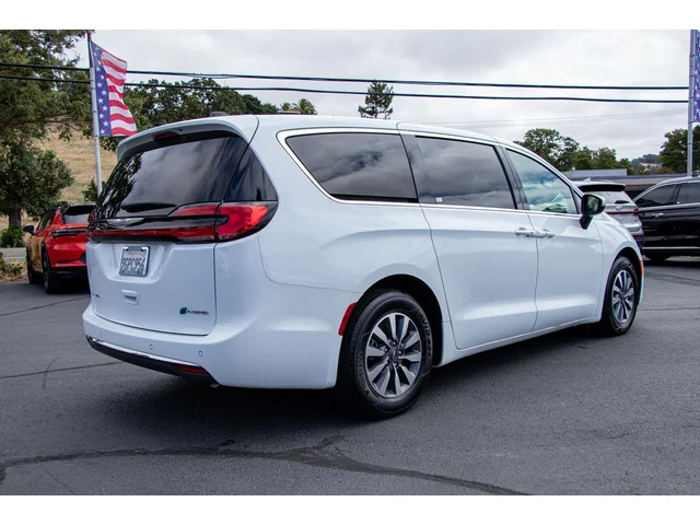 SEMINUEVOS CHRYSLER Pacifica Hybrid a Estados en autogozo
