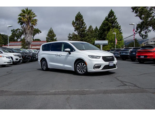 SEMINUEVOS CHRYSLER Pacifica Hybrid a Estados en autogozo