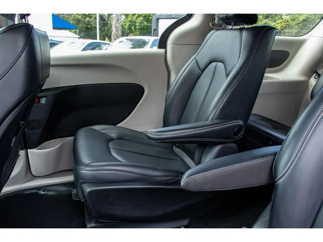 SEMINUEVOS CHRYSLER Pacifica Hybrid a Estados en autogozo