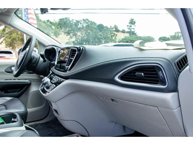 SEMINUEVOS CHRYSLER Pacifica Hybrid a Estados en autogozo