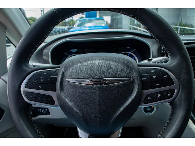 SEMINUEVOS CHRYSLER Pacifica Hybrid a Estados en autogozo