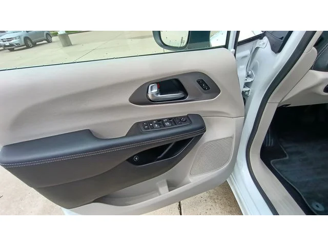 SEMINUEVOS CHRYSLER Pacifica Hybrid a Estados en autogozo