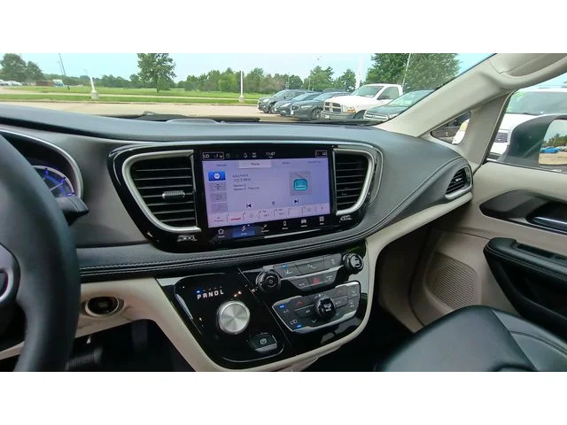 SEMINUEVOS CHRYSLER Pacifica Hybrid a Estados en autogozo