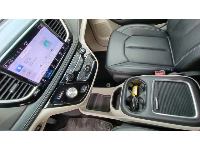 SEMINUEVOS CHRYSLER Pacifica Hybrid a Estados en autogozo