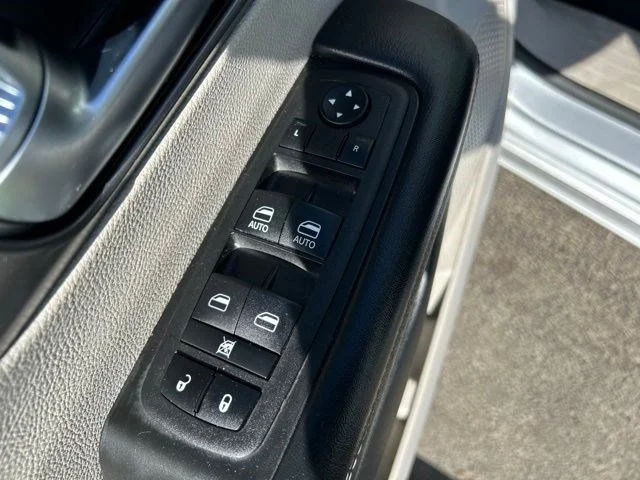 SEMINUEVOS CHRYSLER Pacifica Hybrid a Estados en autogozo